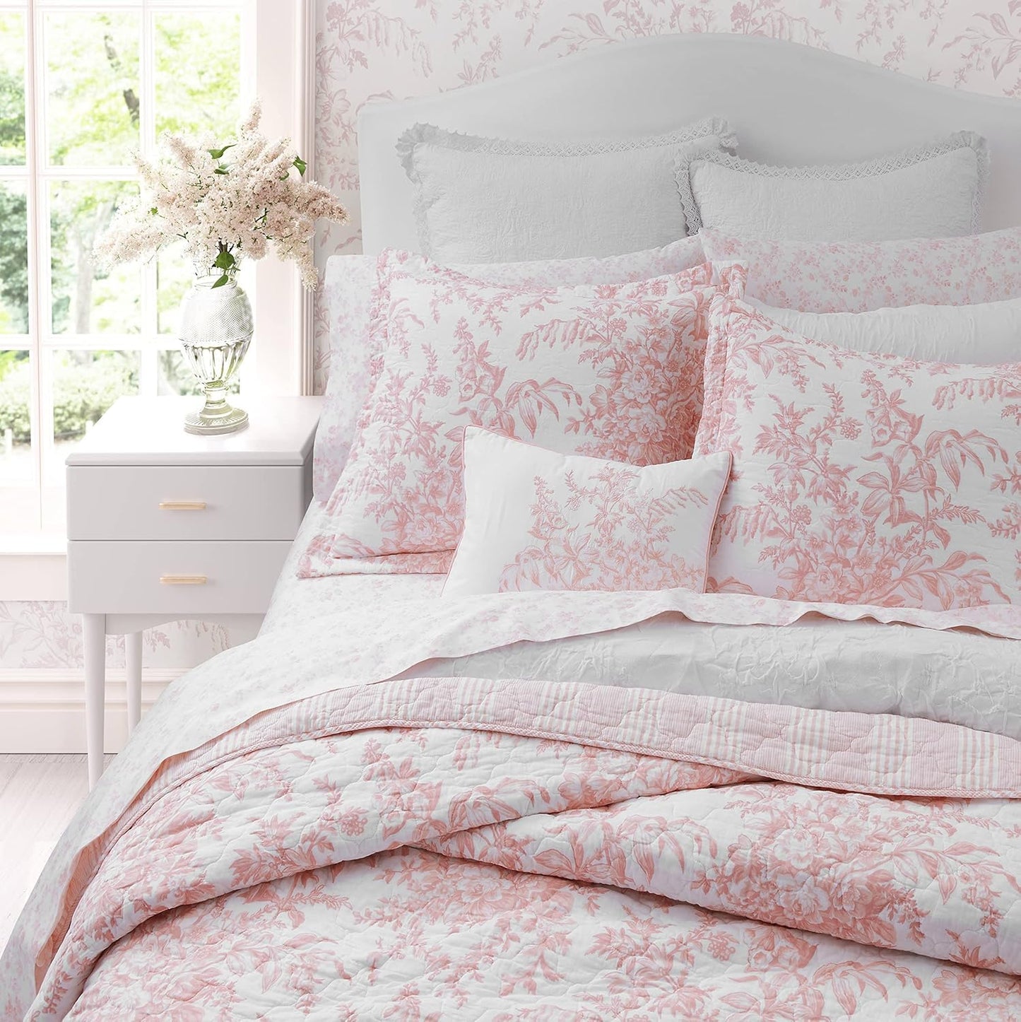 Laura Ashley - Queen Quilt Set, Reversible Cotton Bedding with Matching Shams, Lightweight Home Decor for All Seasons (Bedford Pink, Queen)1