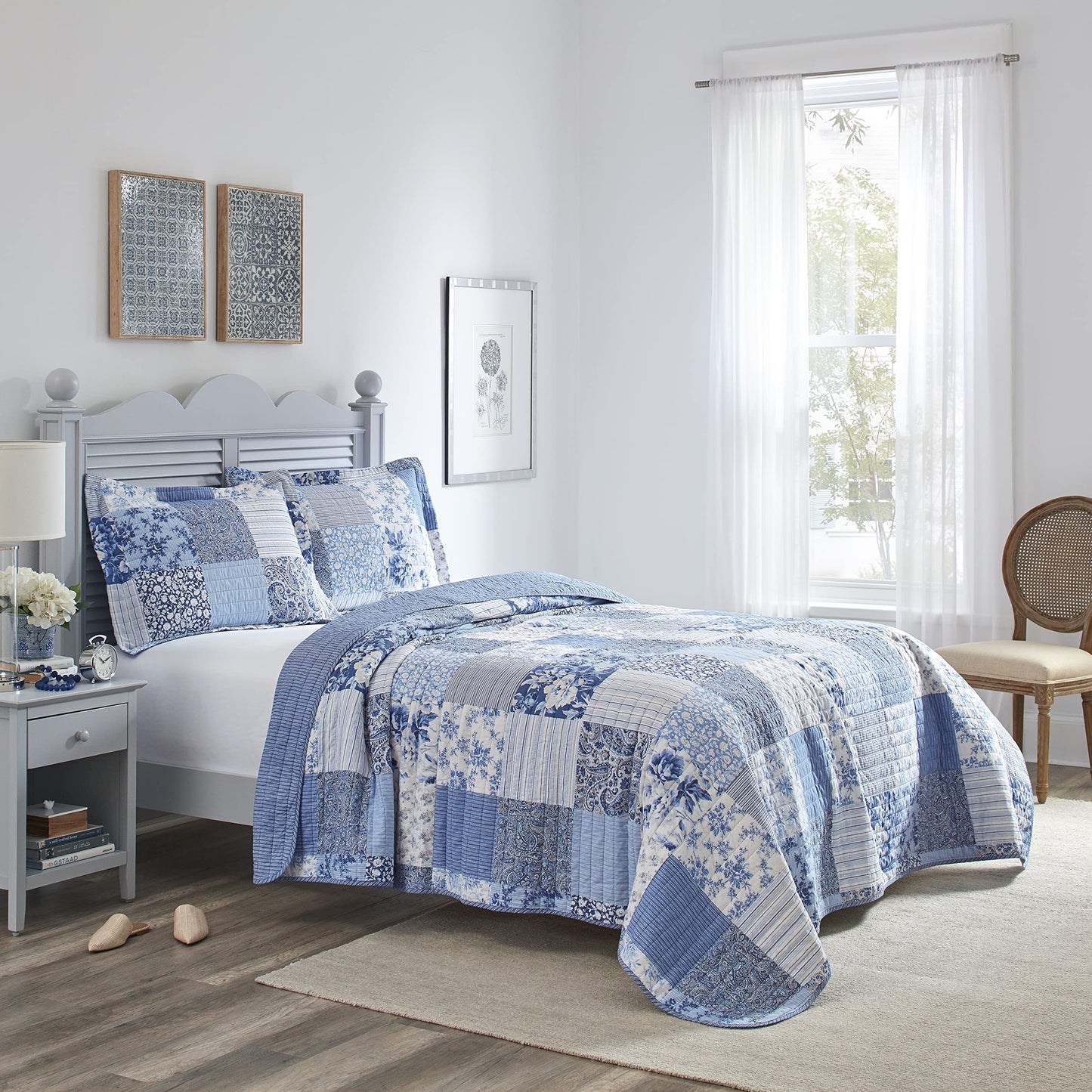 Laura Ashley - Twin Quilt Set, Reversible Cotton Bedding with Matching Sham, Farmhouse Inspired Home Decor (Paisley Printed Patchwork Blue, Twin)1