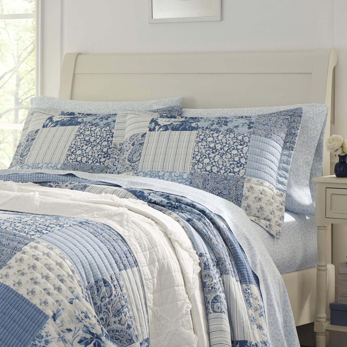 Laura Ashley - Twin Quilt Set, Reversible Cotton Bedding with Matching Sham, Farmhouse Inspired Home Decor (Paisley Printed Patchwork Blue, Twin)1